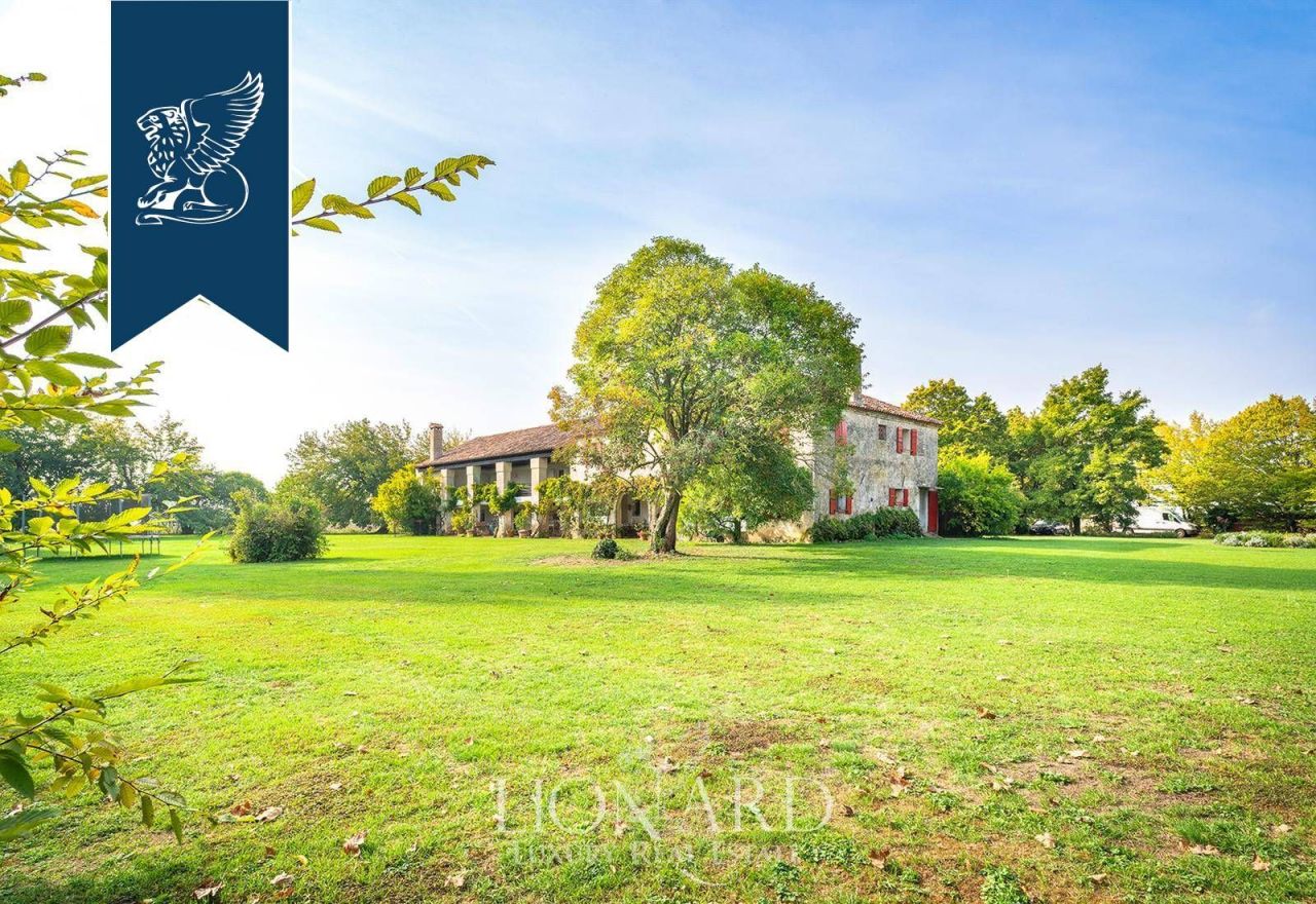 Ферма в Тревизо, Италия, 900 м² - фото 2