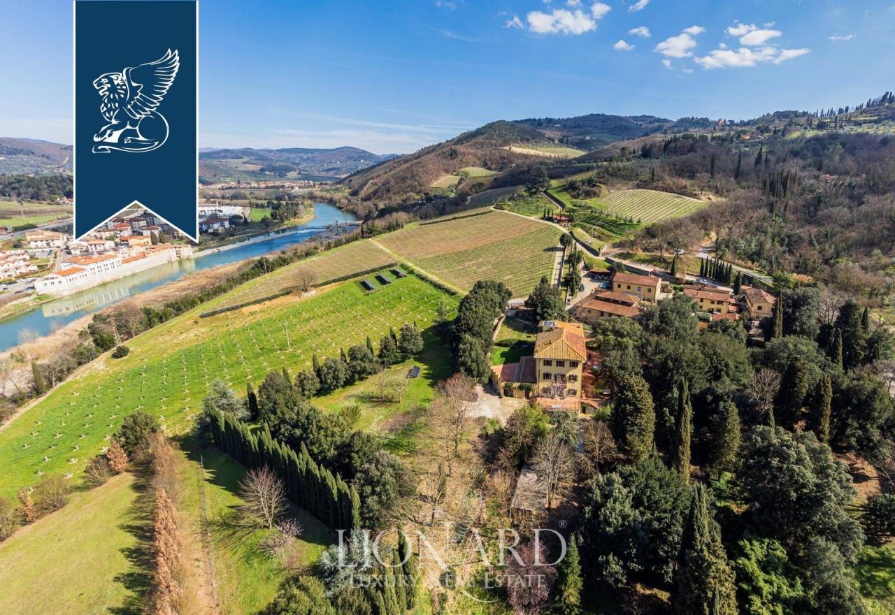 Ферма во Флоренции, Италия, 2 400 м² - фото 2