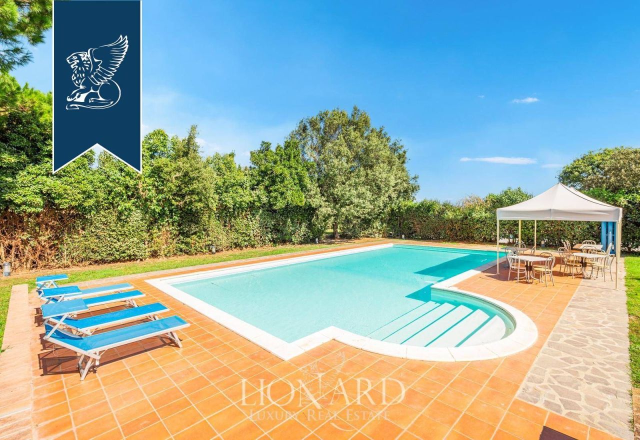 Ферма в Орбетелло, Италия, 898 м² - фото 2