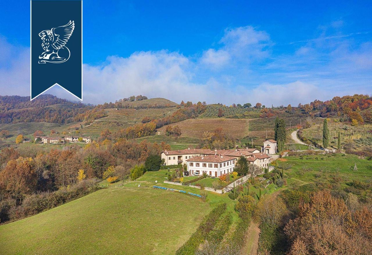 Дом в Сиртори, Италия, 2 305 м² - фото 2