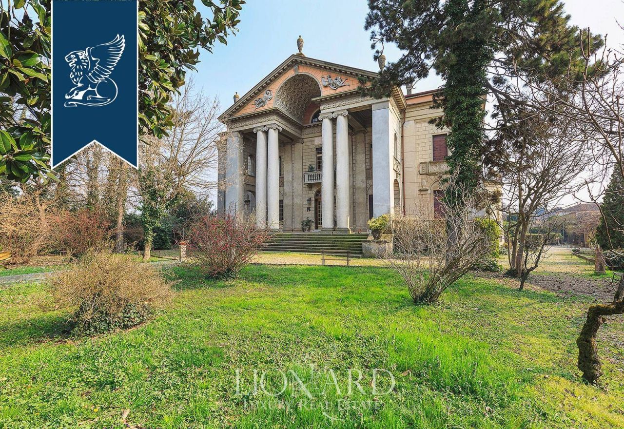 Вилла в Кремоне, Италия, 1 600 м² - фото 2