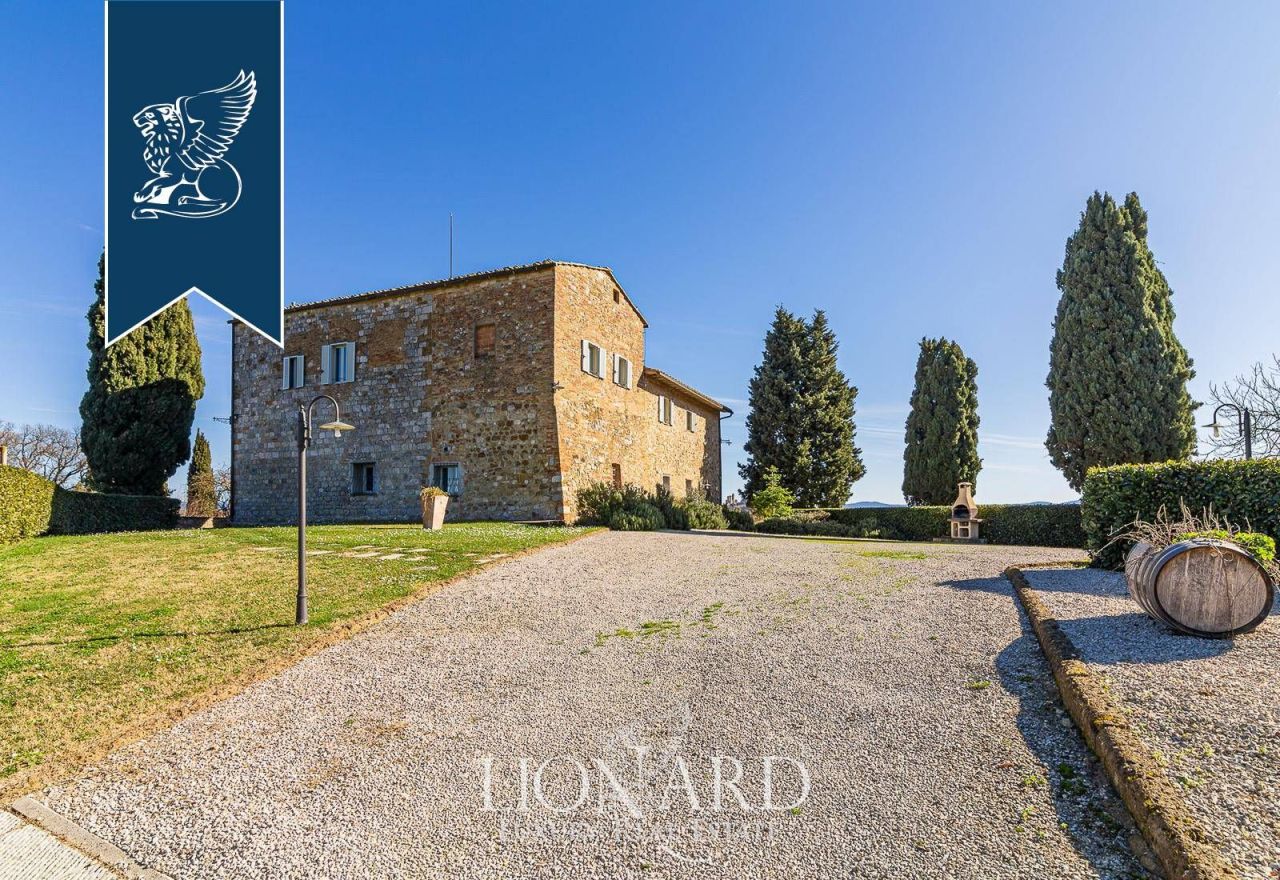 Ферма в Сан-Джиминьяно, Италия, 649 м² - фото 2