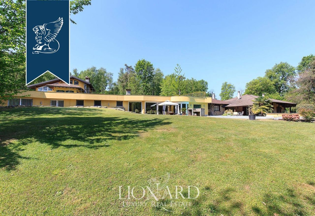 Вилла в Новаре, Италия, 700 м² - фото 2