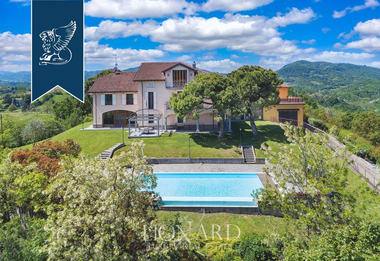 Вилла в Алессандрии, Италия, 1 200 м² - фото 2