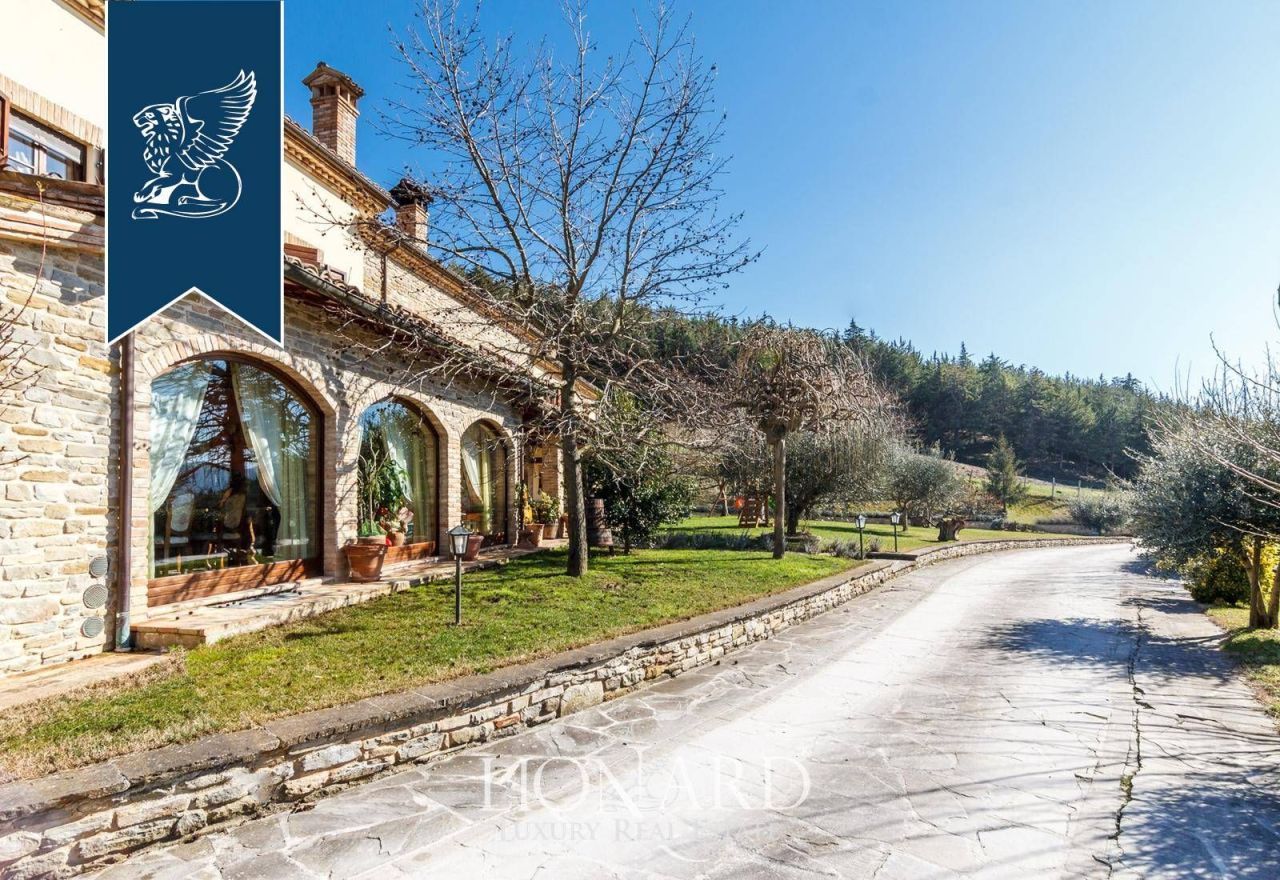 Вилла в Пезаро, Италия, 738 м² - фото 2