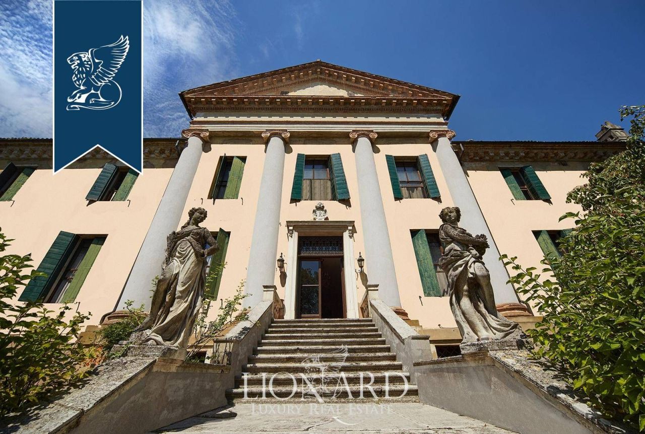 Вилла в Абано-Терме, Италия, 6 400 м² - фото 4