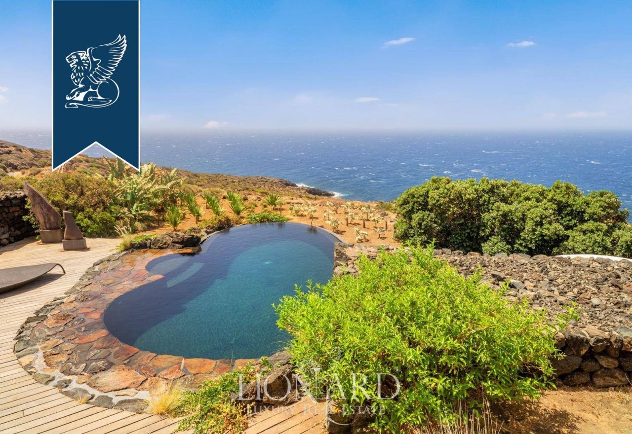 Вилла на о-ве Пантеллерия, Италия, 200 м² - фото 4