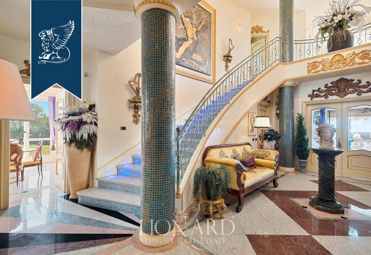 Вилла в Карраре, Италия, 1 500 м² - фото 4