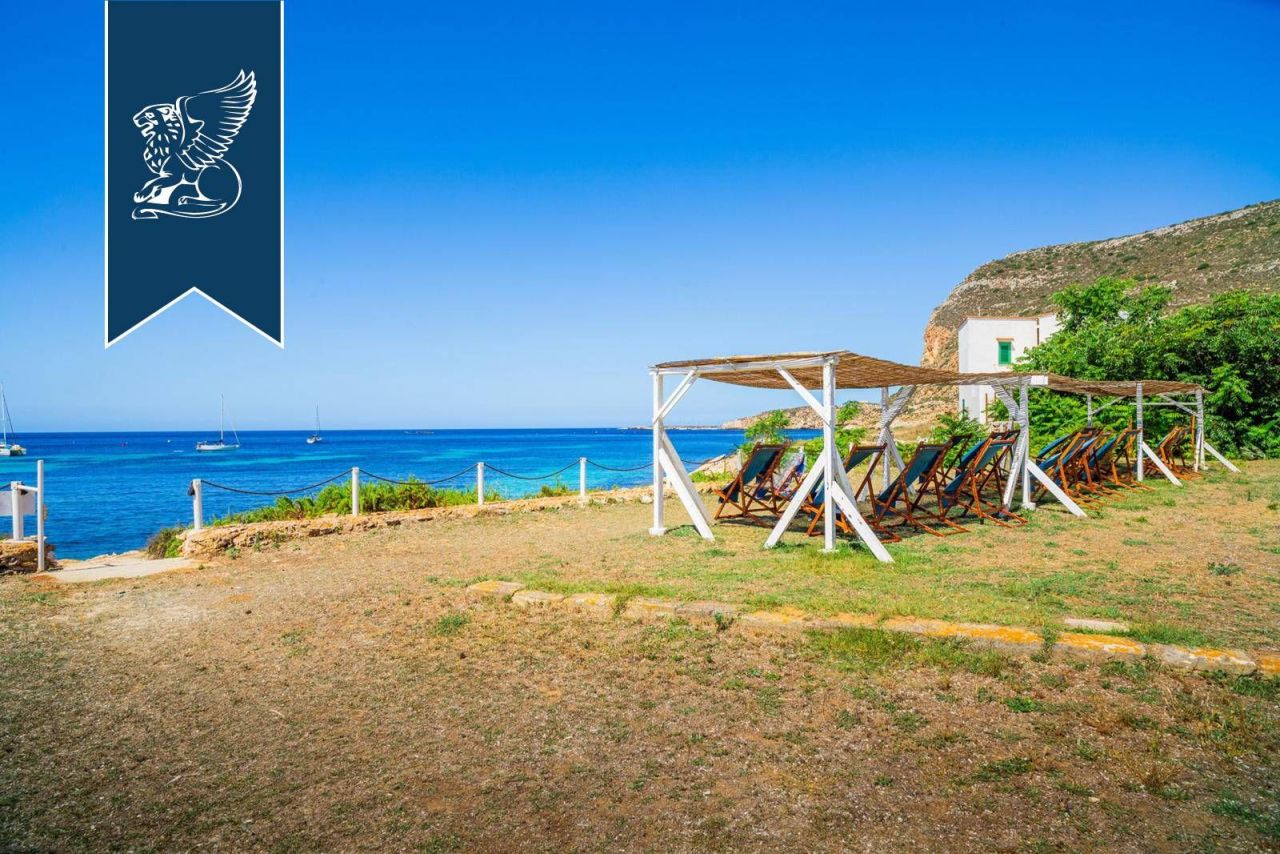 Дом в Фавиньяне, Италия, 2 100 м² - фото 4