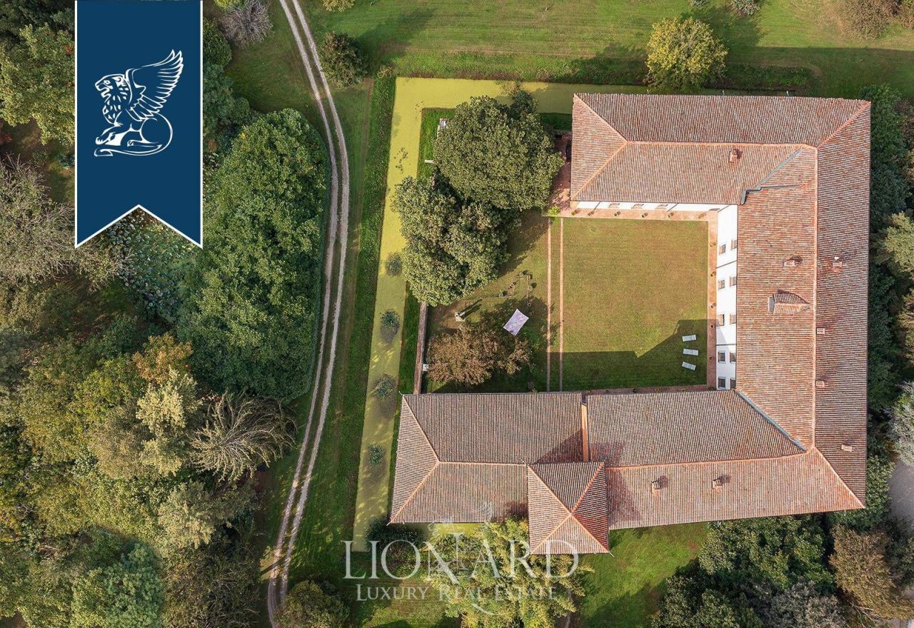 Замок в Павии, Италия, 2 600 м² - фото 4