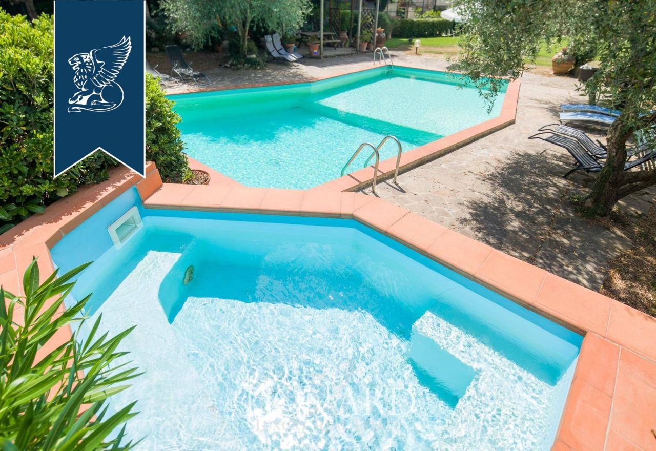 Вилла во Флоренции, Италия, 600 м² - фото 4