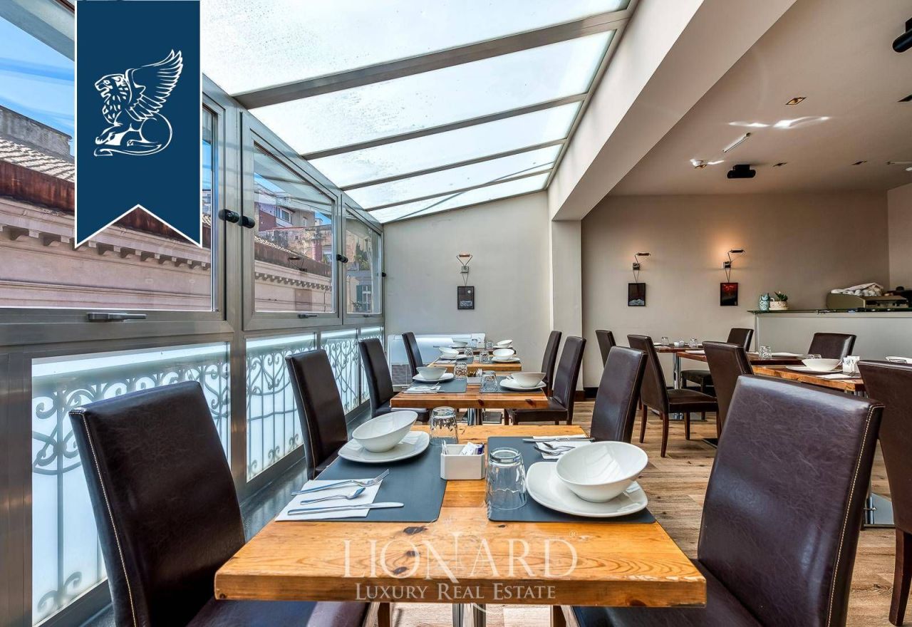 Отель, гостиница в Неаполе, Италия, 600 м² - фото 4