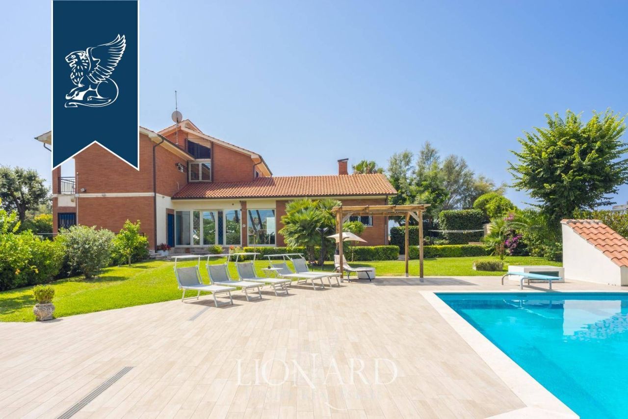 Вилла в Латина, Италия, 550 м² - фото 4