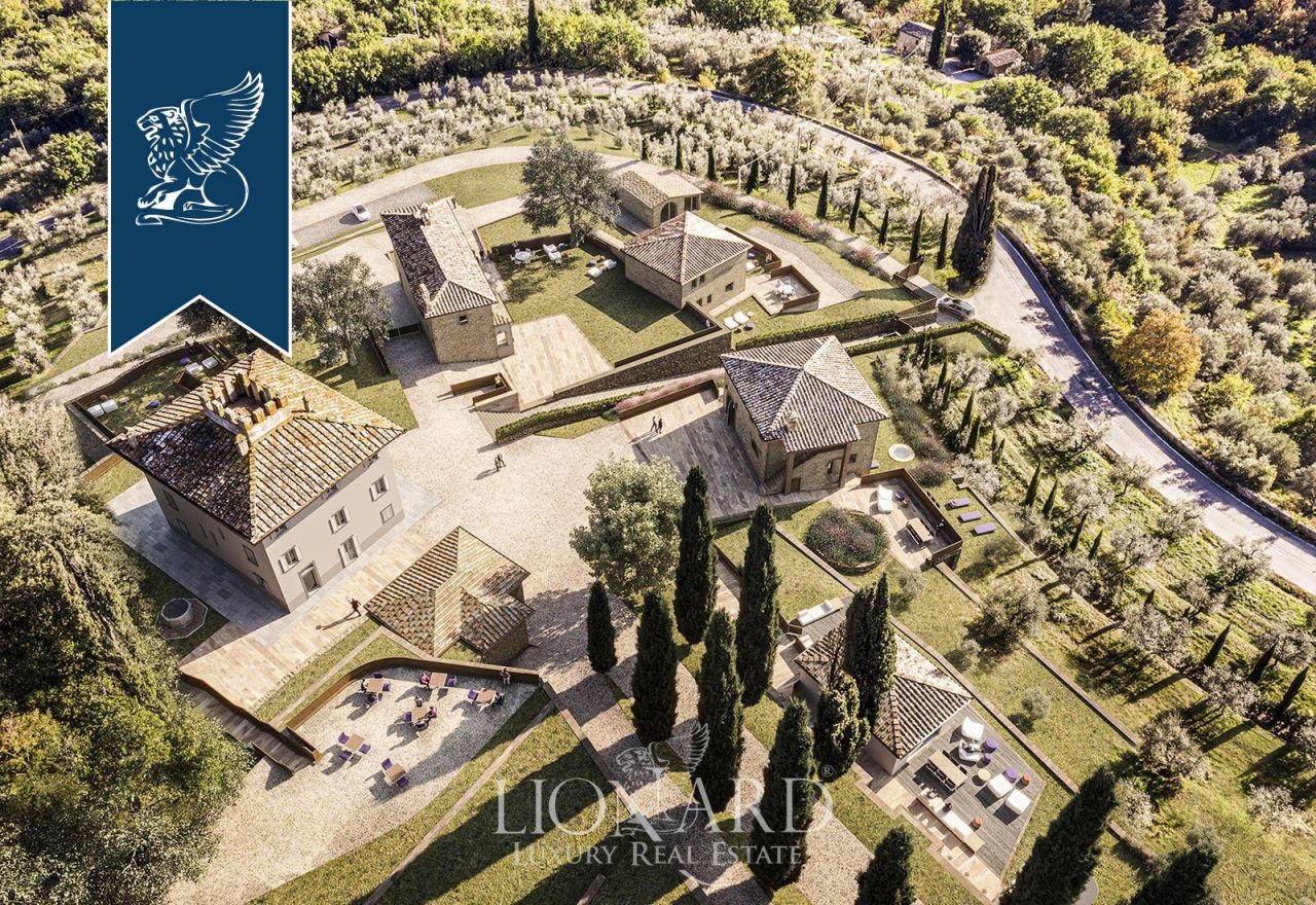 Отель, гостиница в Ареццо, Италия, 2 000 м² - фото 4