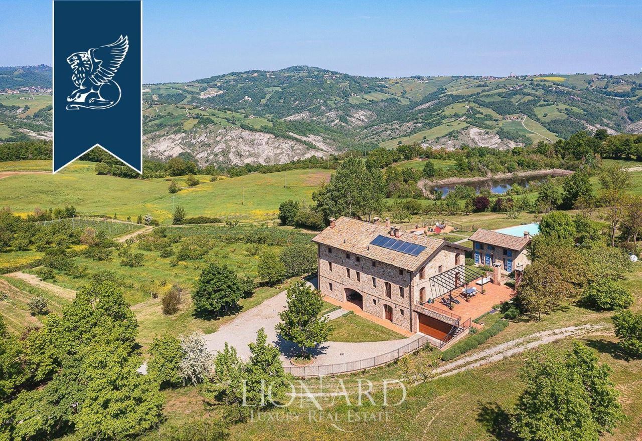 Вилла в Модене, Италия, 900 м² - фото 4