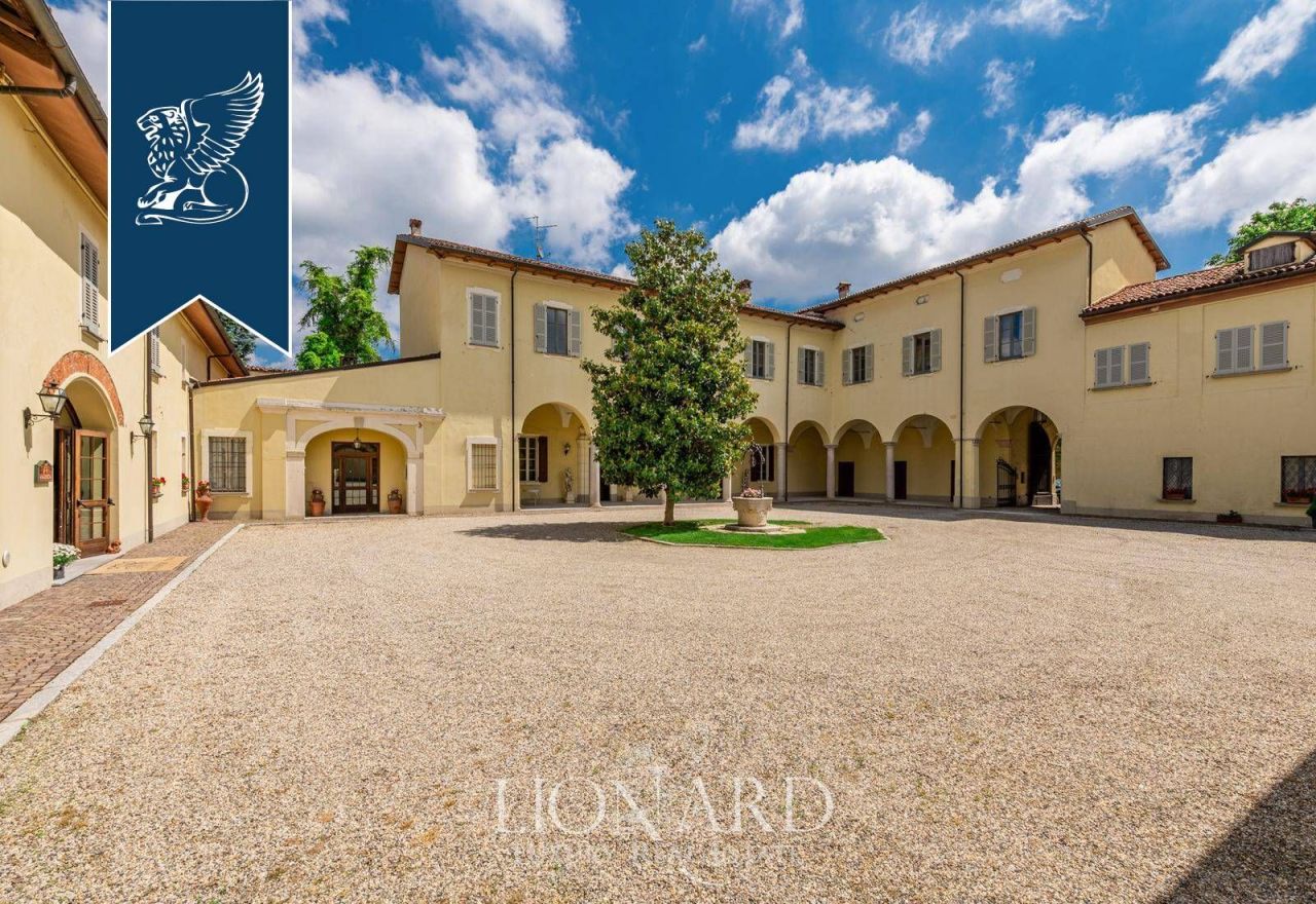 Ферма в Павии, Италия, 2 000 м² - фото 4