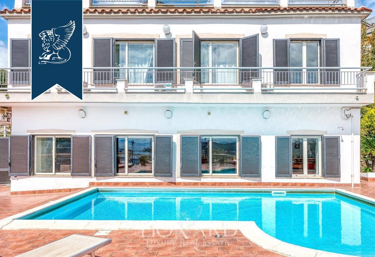 Вилла в Неаполе, Италия, 350 м² - фото 4