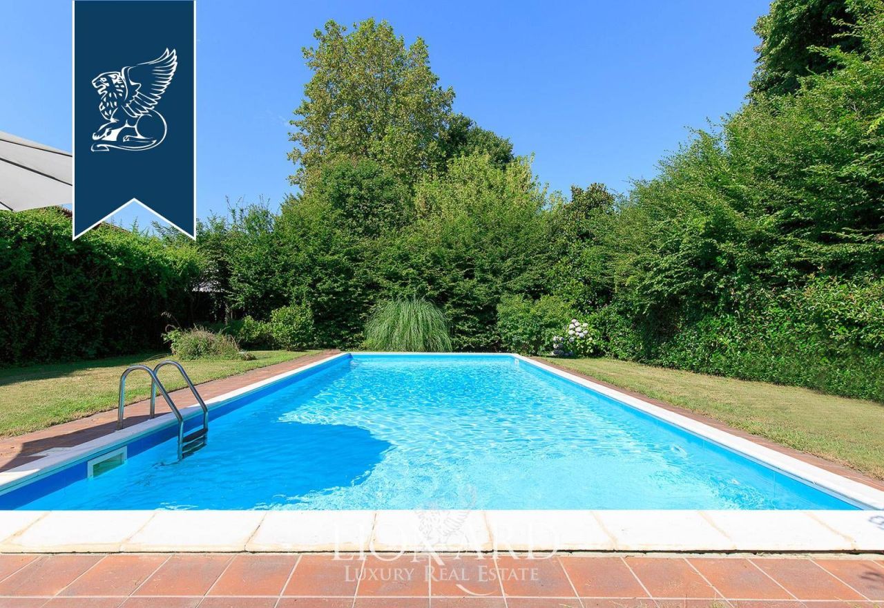 Вилла в Милане, Италия, 1 500 м² - фото 4