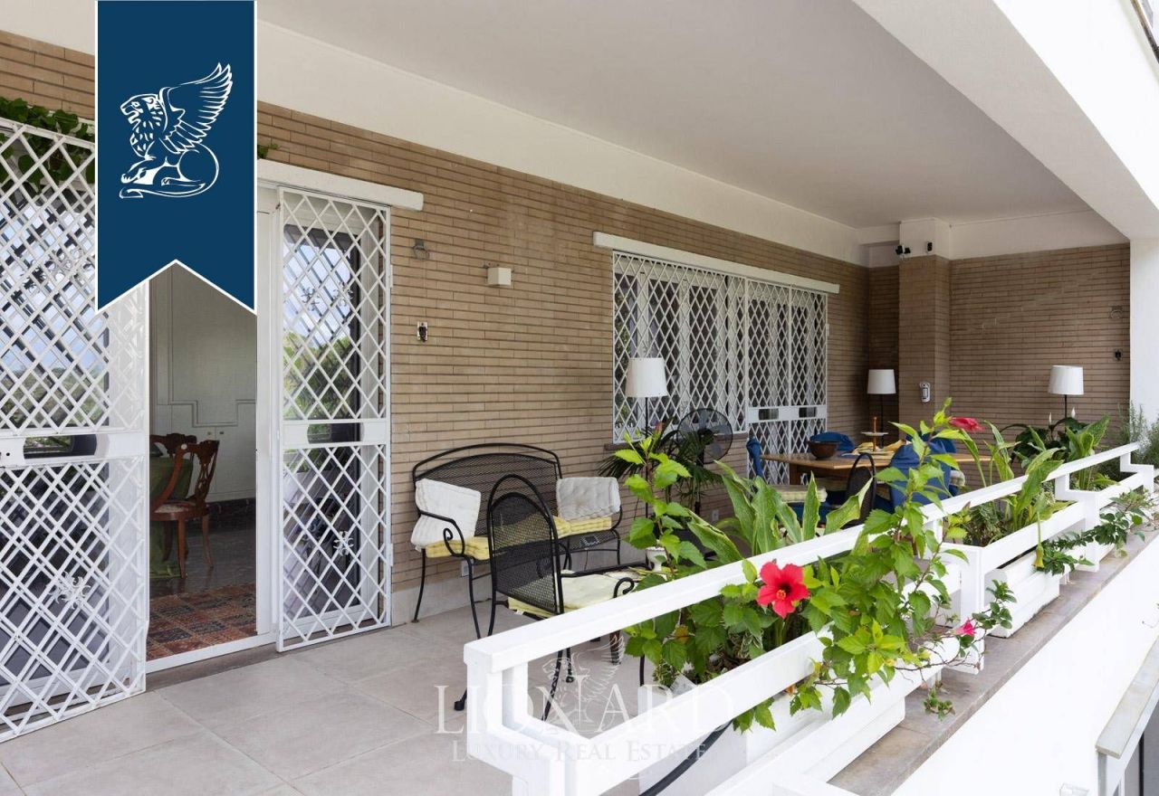 Вилла в Риме, Италия, 330 м² - фото 4