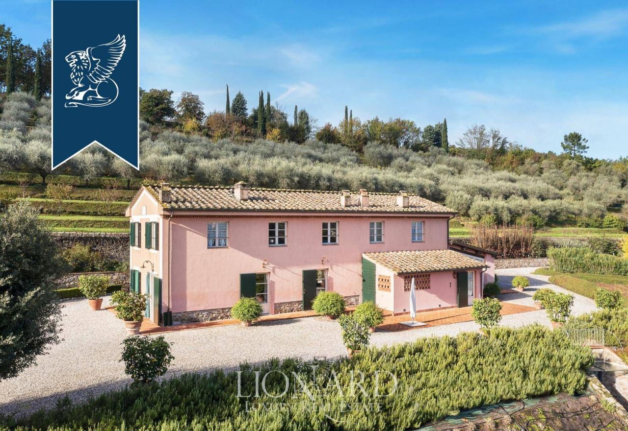 Вилла в Капаннори, Италия, 1 300 м² - фото 4