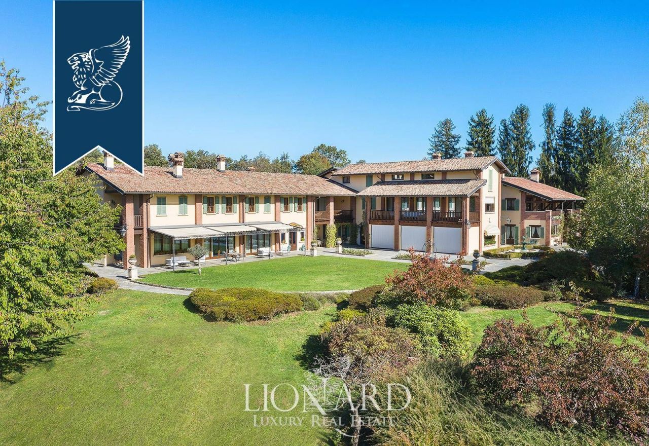 Вилла в Традате, Италия, 3 200 м² - фото 4