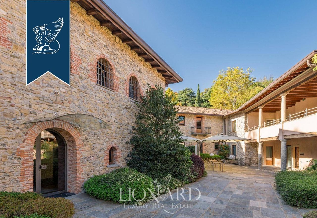 Отель, гостиница в Лекко, Италия, 3 500 м² - фото 4