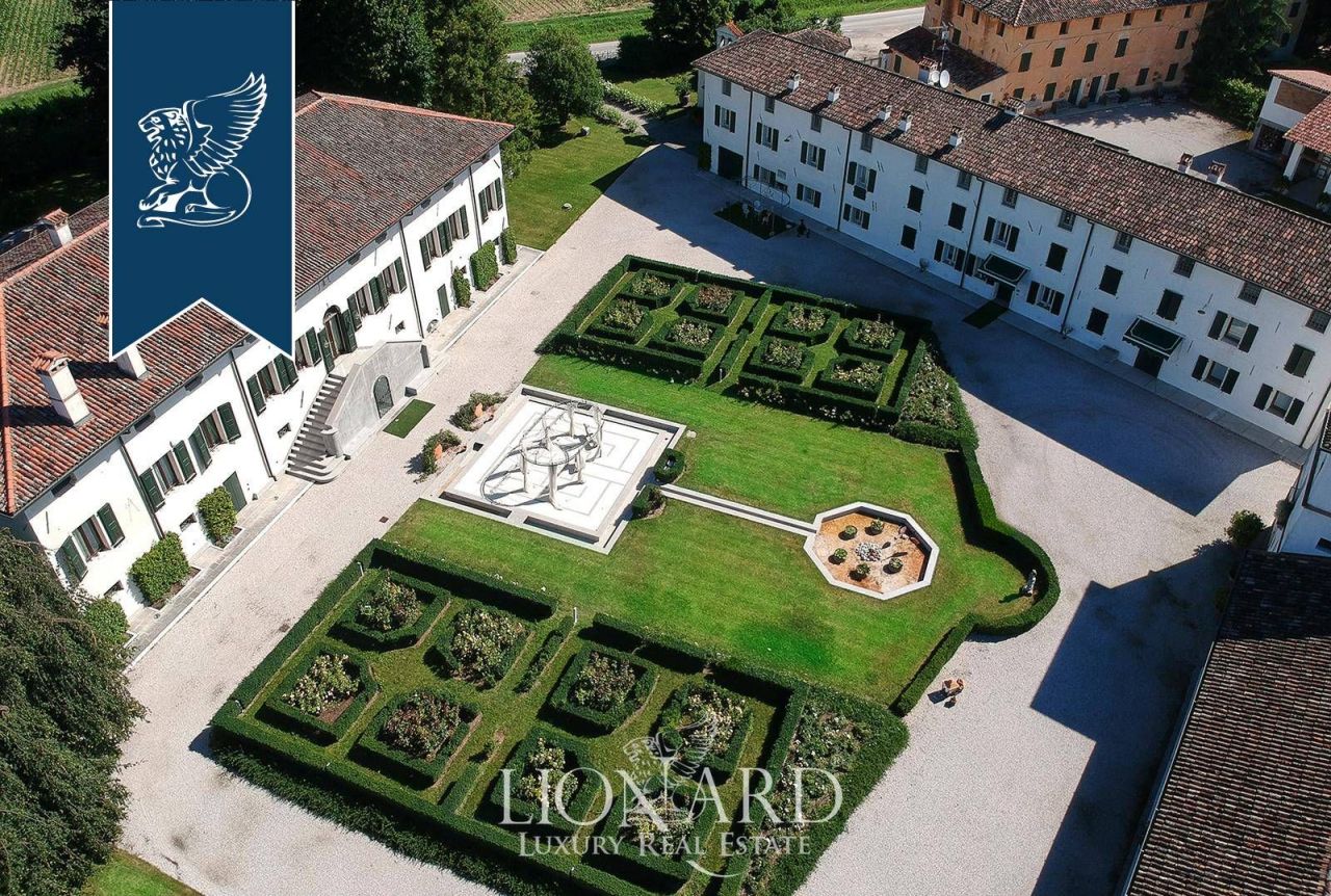 Вилла в Порденоне, Италия, 6 600 м² - фото 4