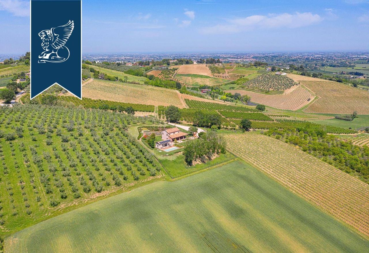 Вилла в Форли-Чезене, Италия, 350 м² - фото 4