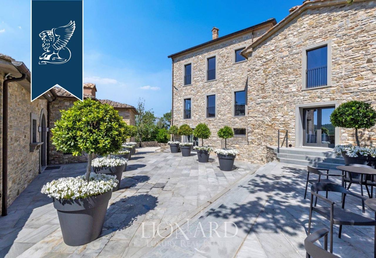 Замок в Пьеве-Санто-Стефано, Италия, 1 355 м² - фото 4