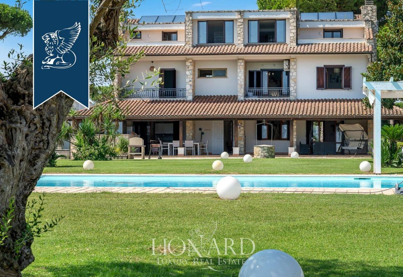 Вилла в Сан-Феличе-Чирчео, Италия, 600 м² - фото 4