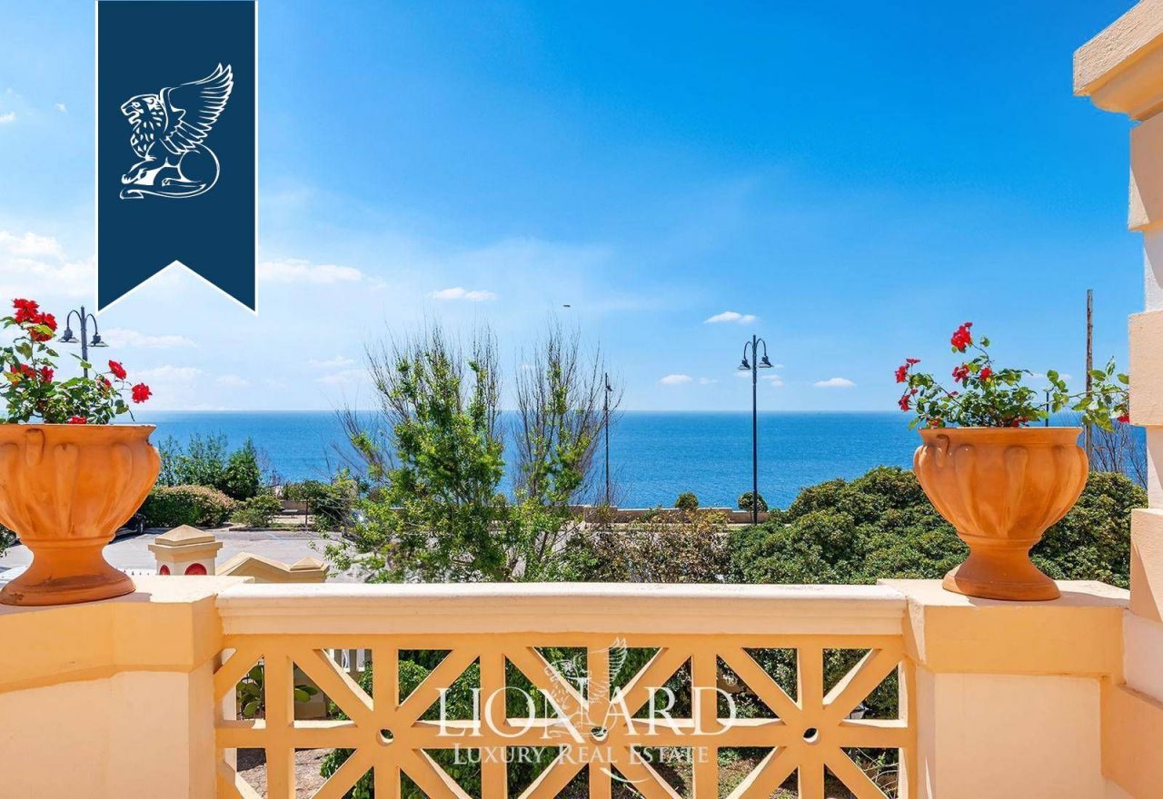 Вилла в Лечче, Италия, 1 700 м² - фото 4