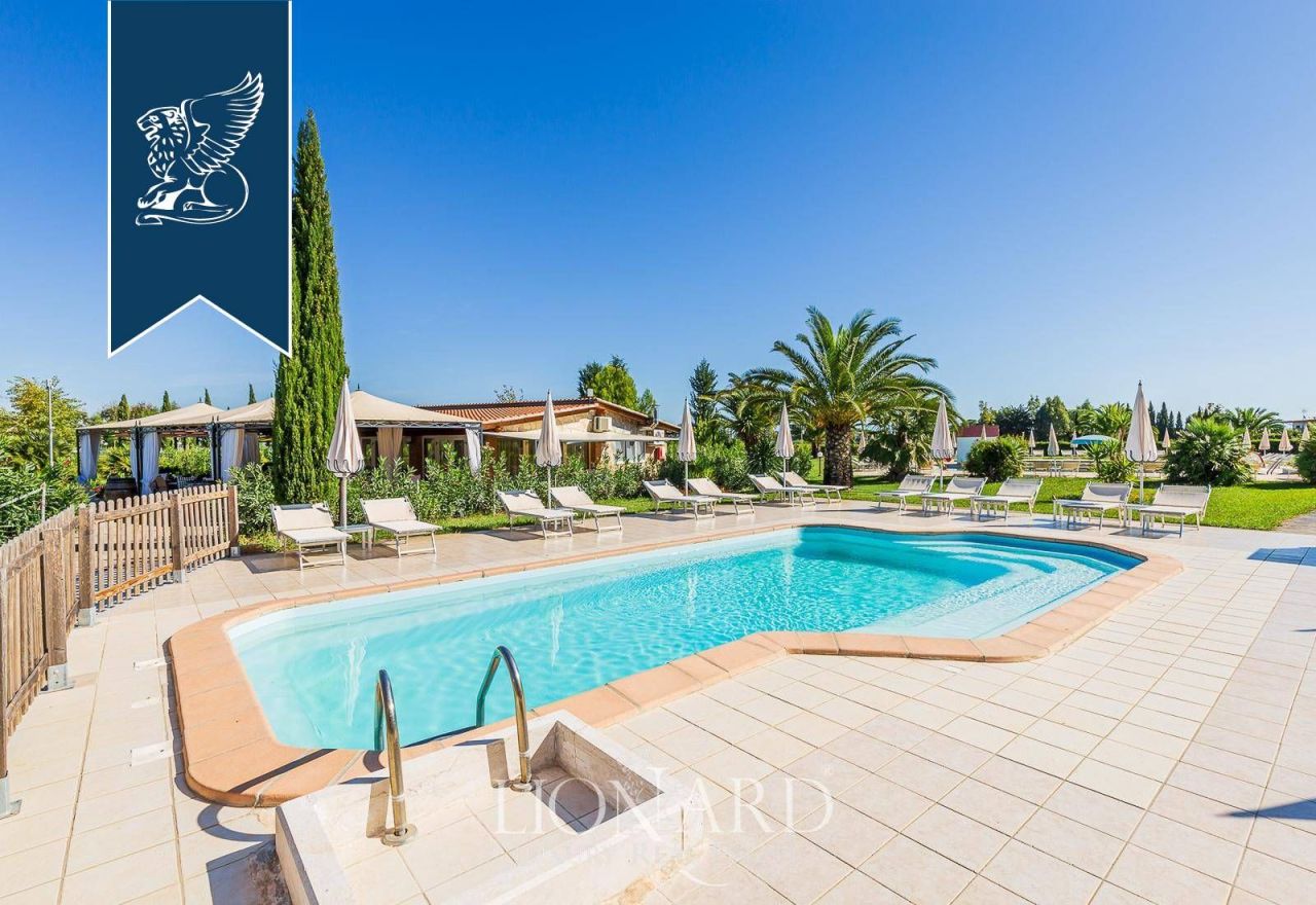 Ферма в Гроссето, Италия, 3 000 м² - фото 4