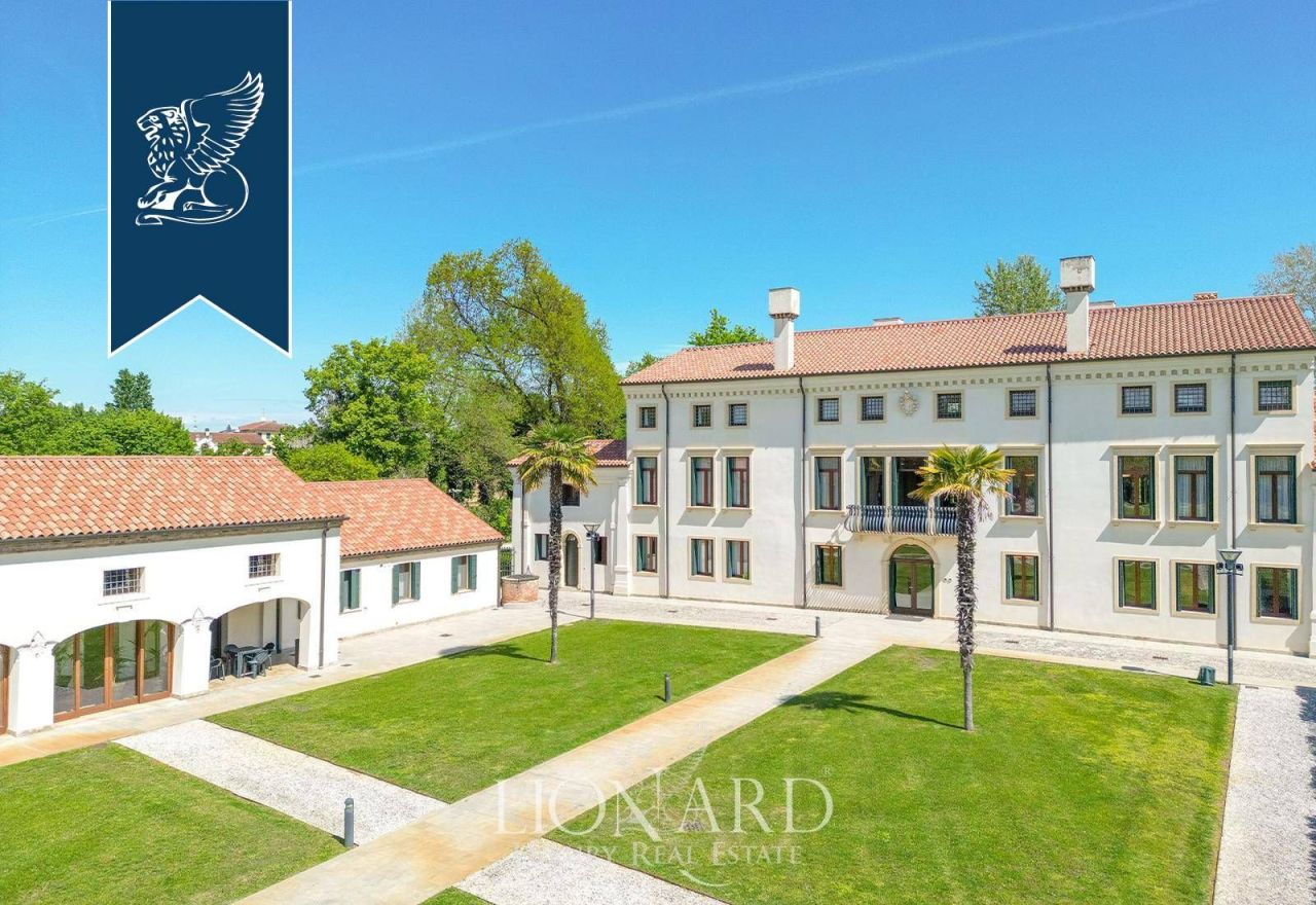 Вилла в Падуе, Италия, 3 200 м² - фото 4