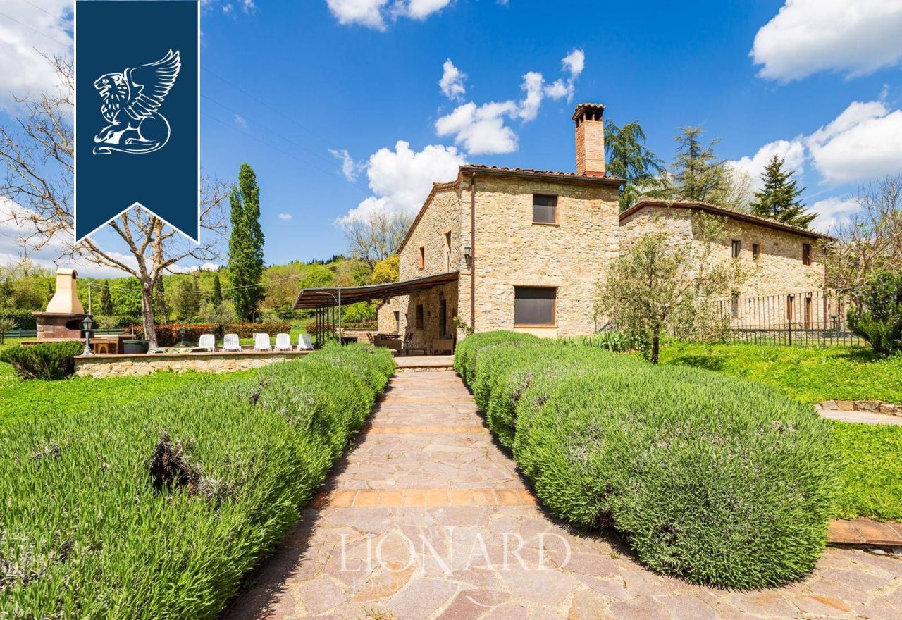 Вилла в Сиене, Италия, 550 м² - фото 3