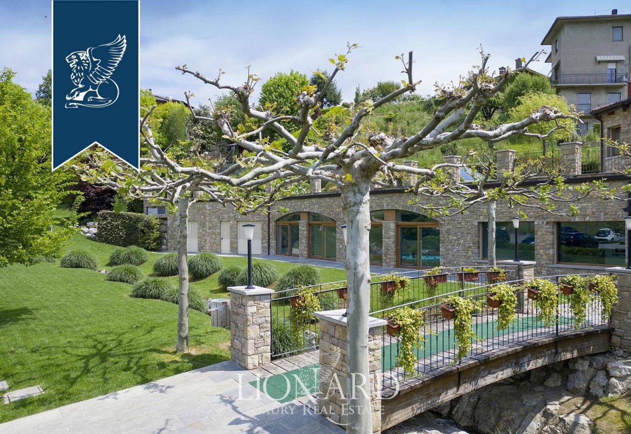 Дом в Бергамо, Италия, 2 400 м² - фото 3