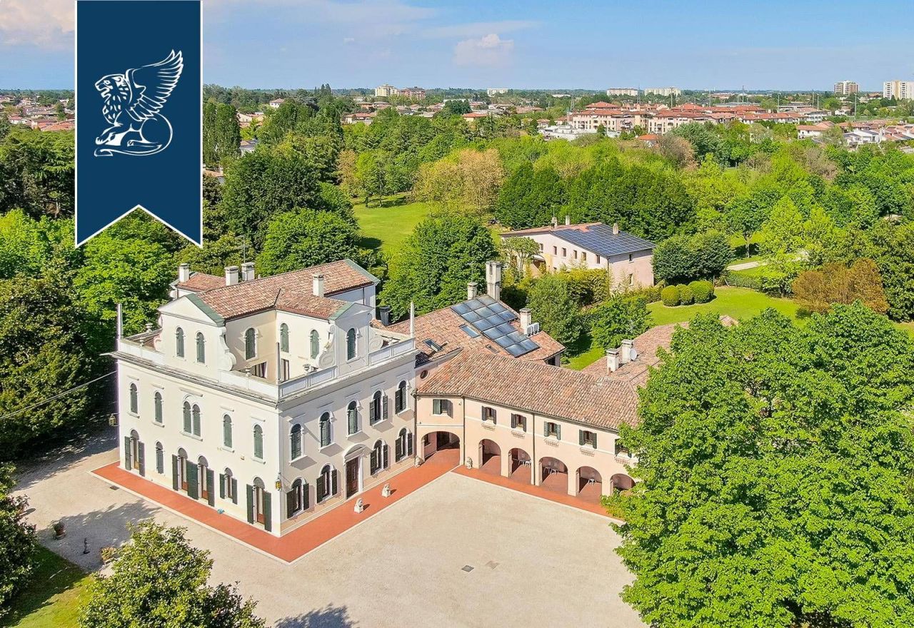 Вилла в Тревизо, Италия, 1 800 м² - фото 3