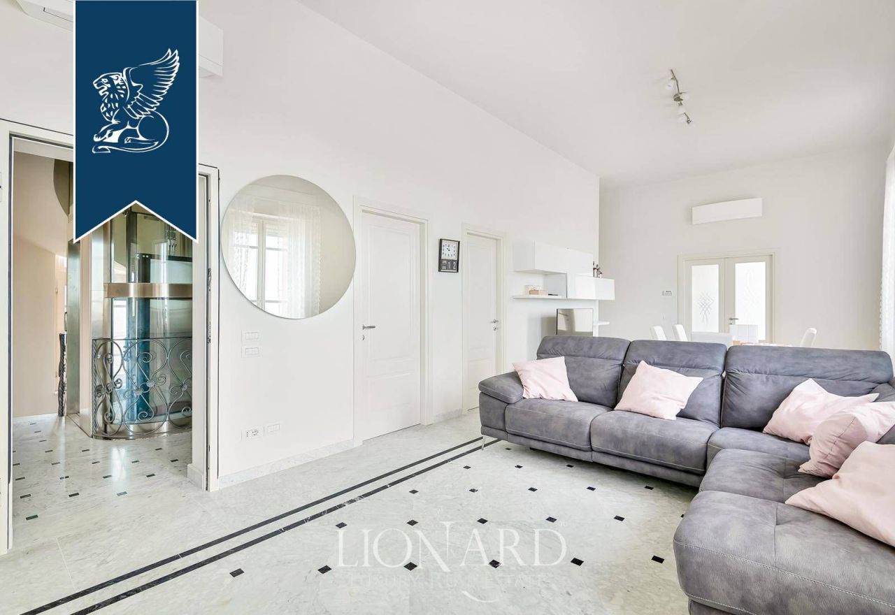 Вилла в Форте деи Марми, Италия, 950 м² - фото 3