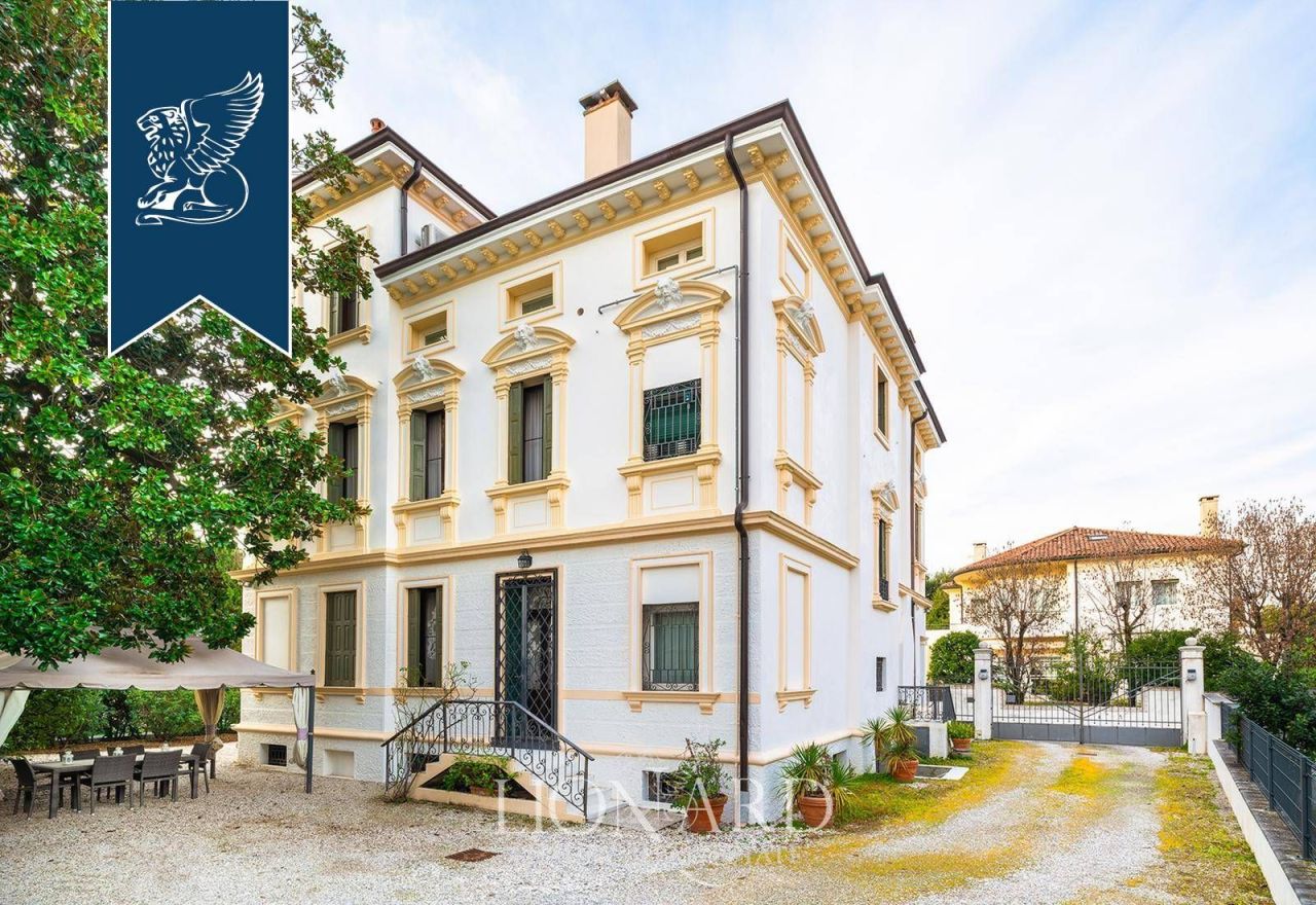 Вилла в Тревизо, Италия, 450 м² - фото 3