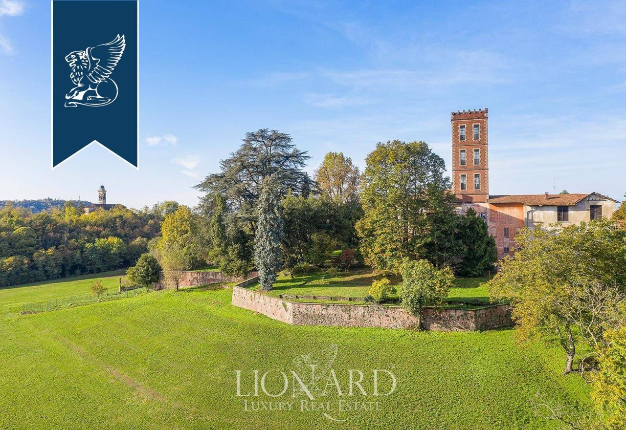 Замок в Варесе, Италия, 4 200 м² - фото 4