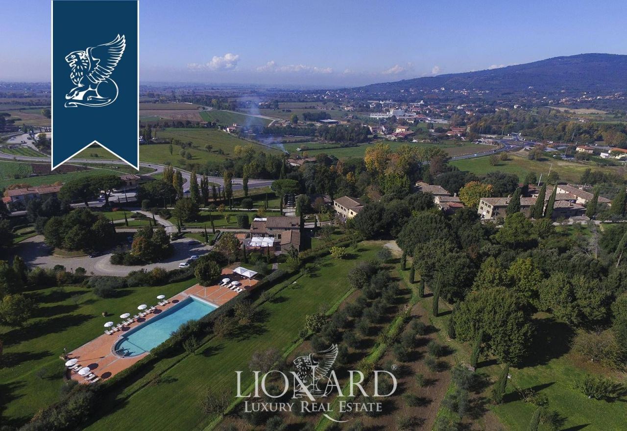 Отель, гостиница в Кортоне, Италия, 6 000 м² - фото 3