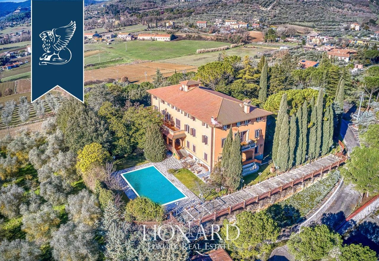 Вилла в Корчано, Италия, 2 500 м² - фото 3