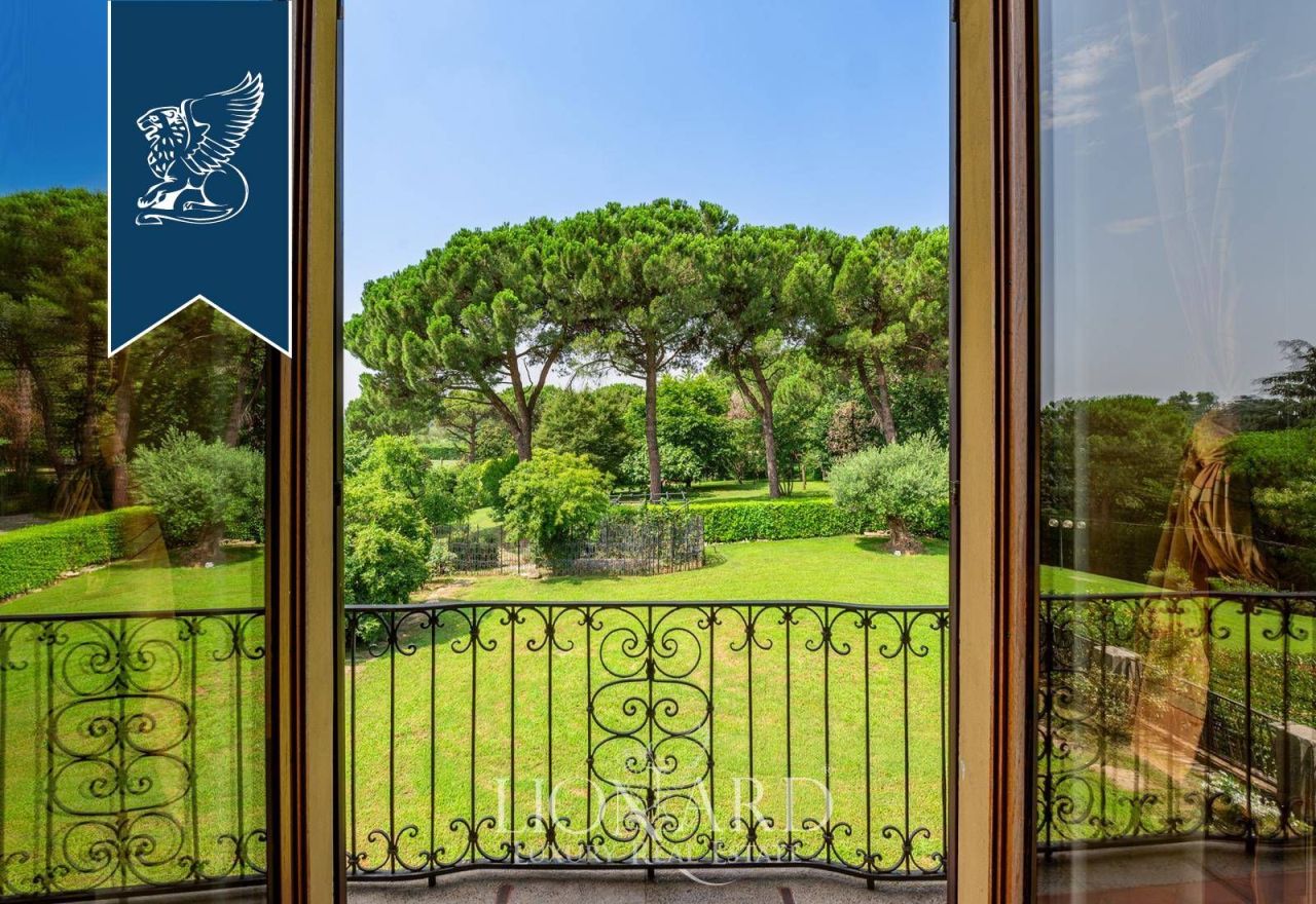 Вилла в Карате-Брианце, Италия, 850 м² - фото 3