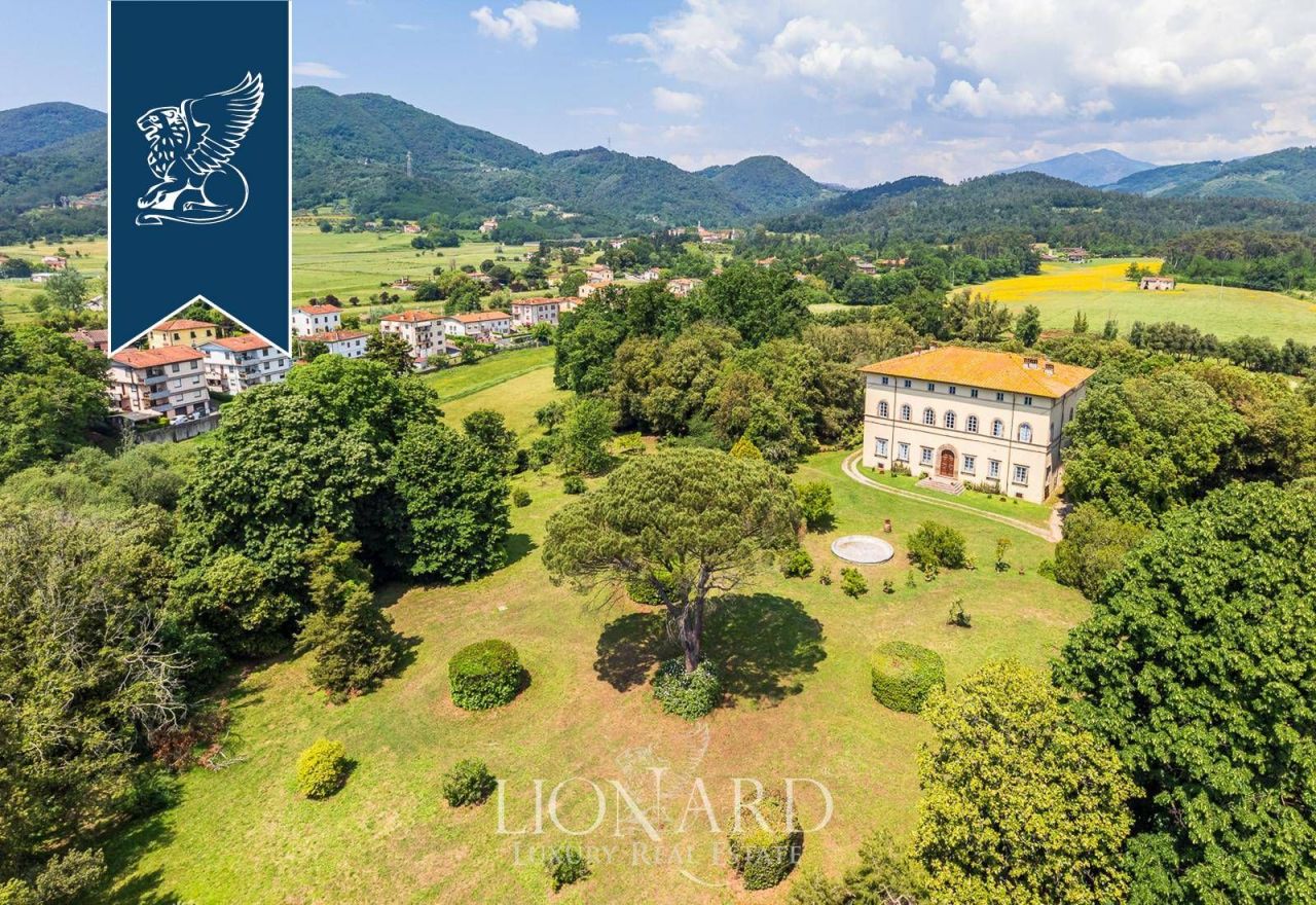 Ферма в Лукке, Италия, 4 000 м² - фото 3