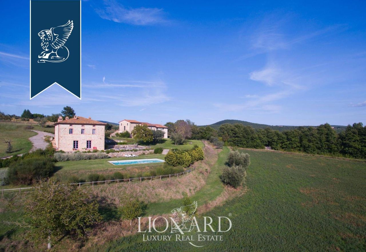 Ферма в Монтегаббьоне, Италия, 1 000 м² - фото 3