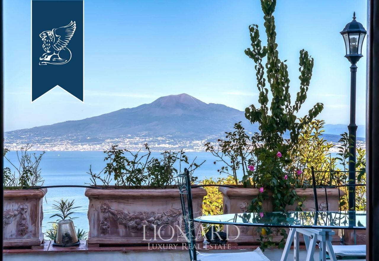 Вилла в Неаполе, Италия, 260 м² - фото 3