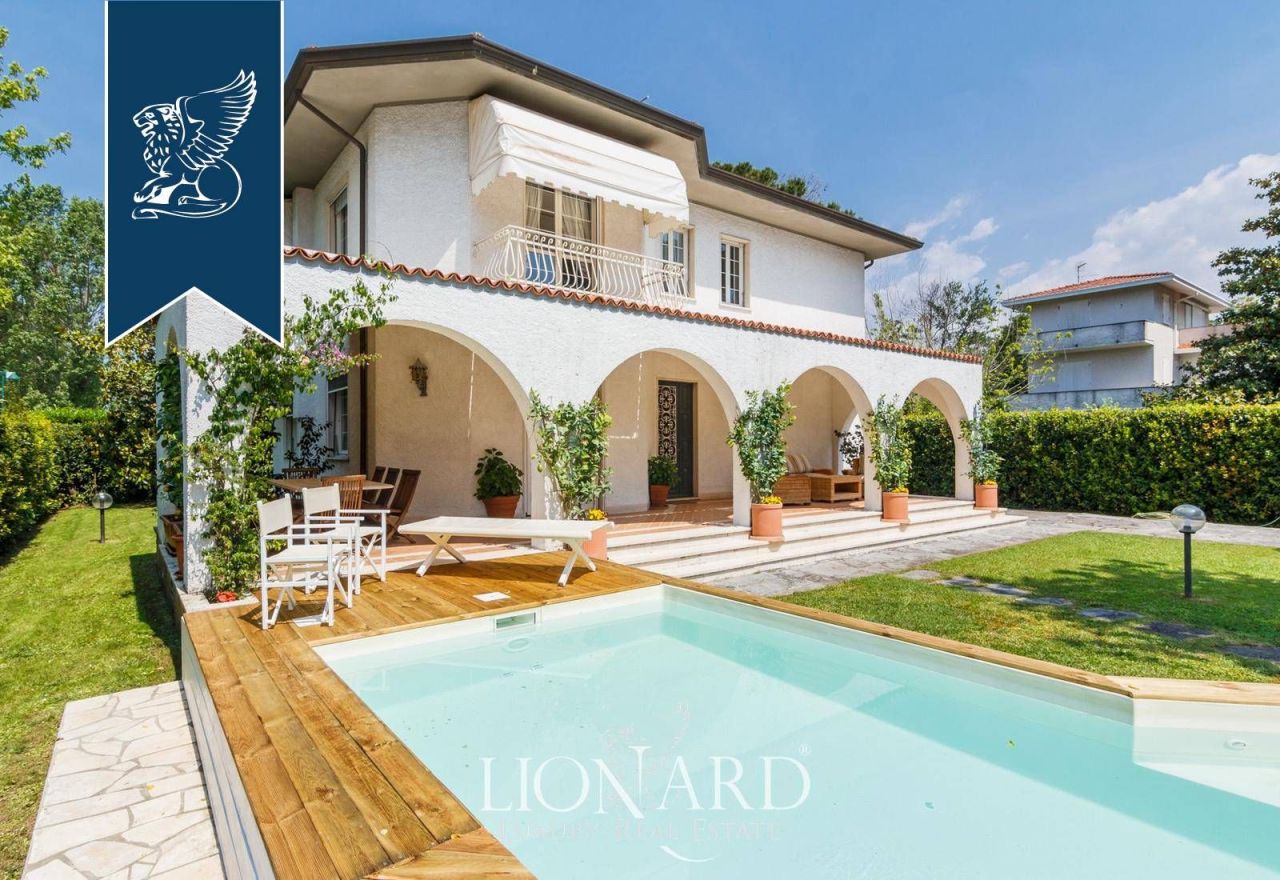 Вилла в Форте деи Марми, Италия, 216 м² - фото 3