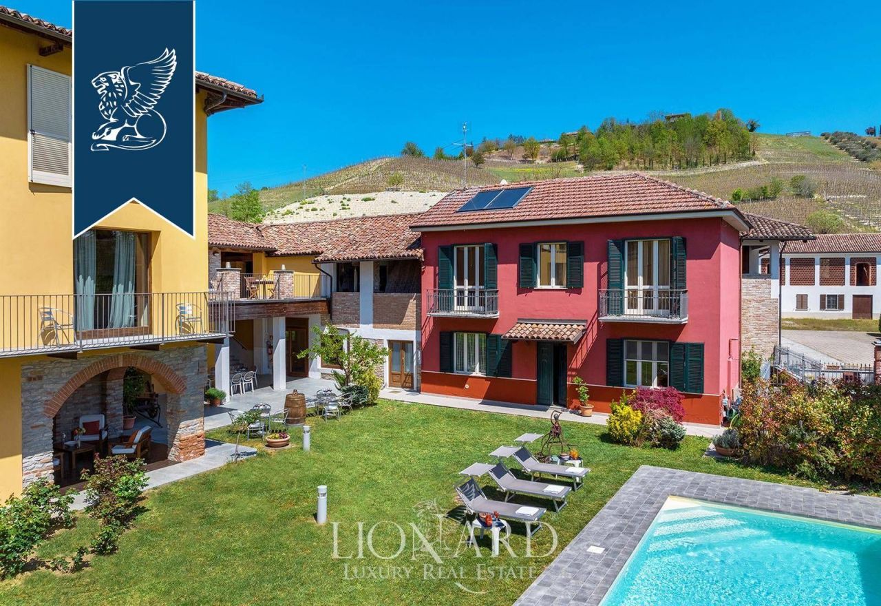 Ферма в Асти, Италия, 1 000 м² - фото 3