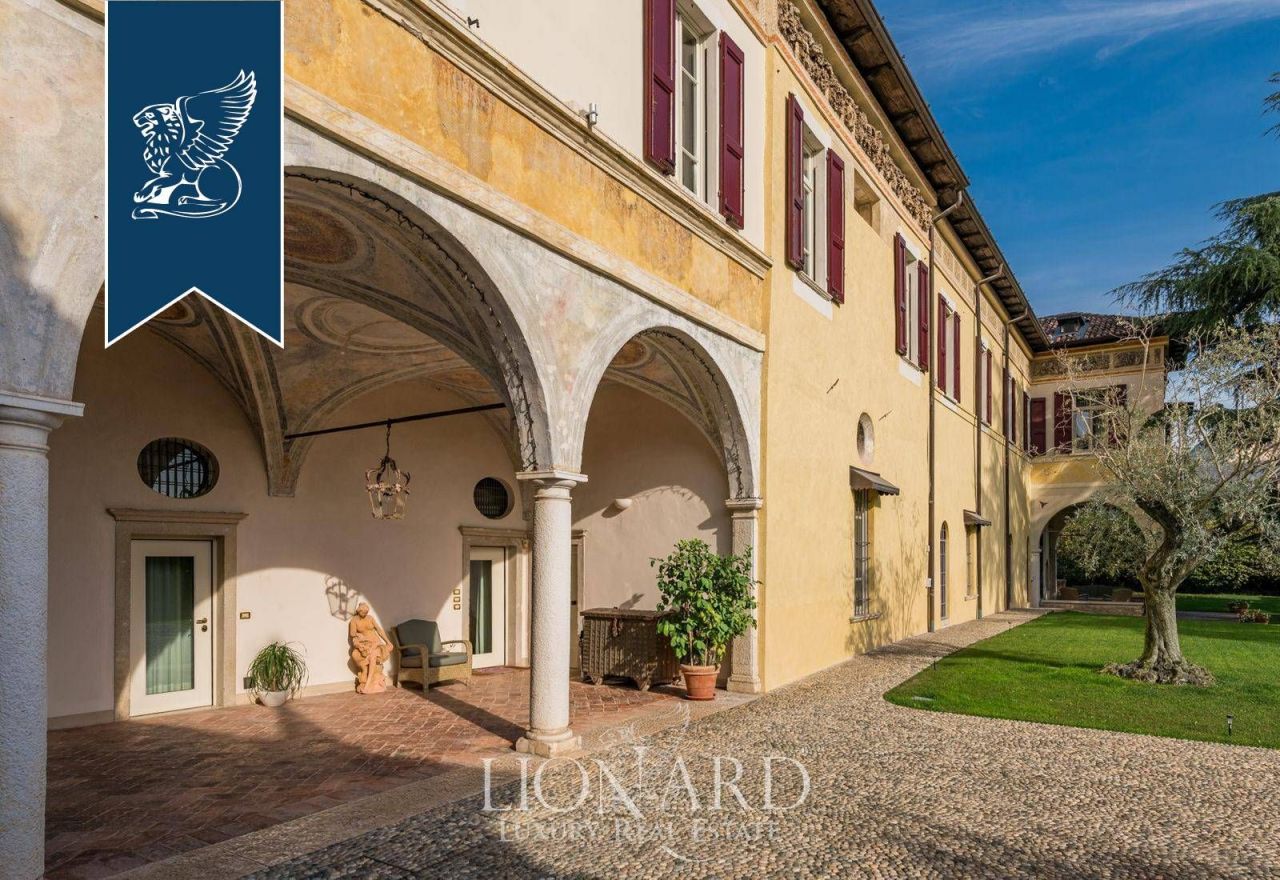 Дом в Брешии, Италия, 1 850 м² - фото 3