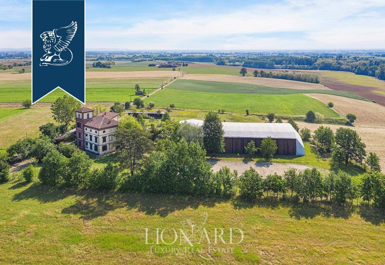 Замок в Алессандрии, Италия, 1 000 м² - фото 3