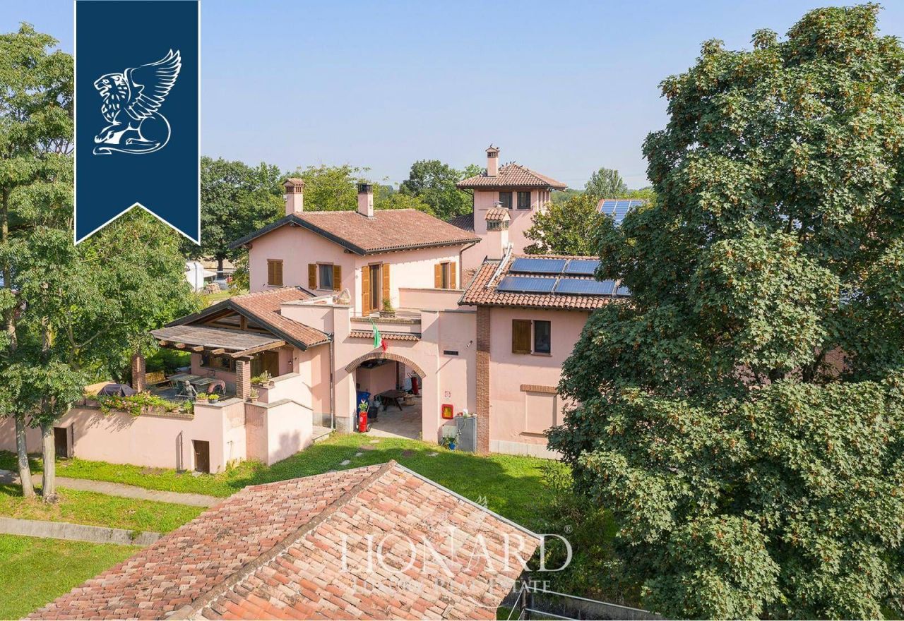 Ферма в Милане, Италия, 3 500 м² - фото 3